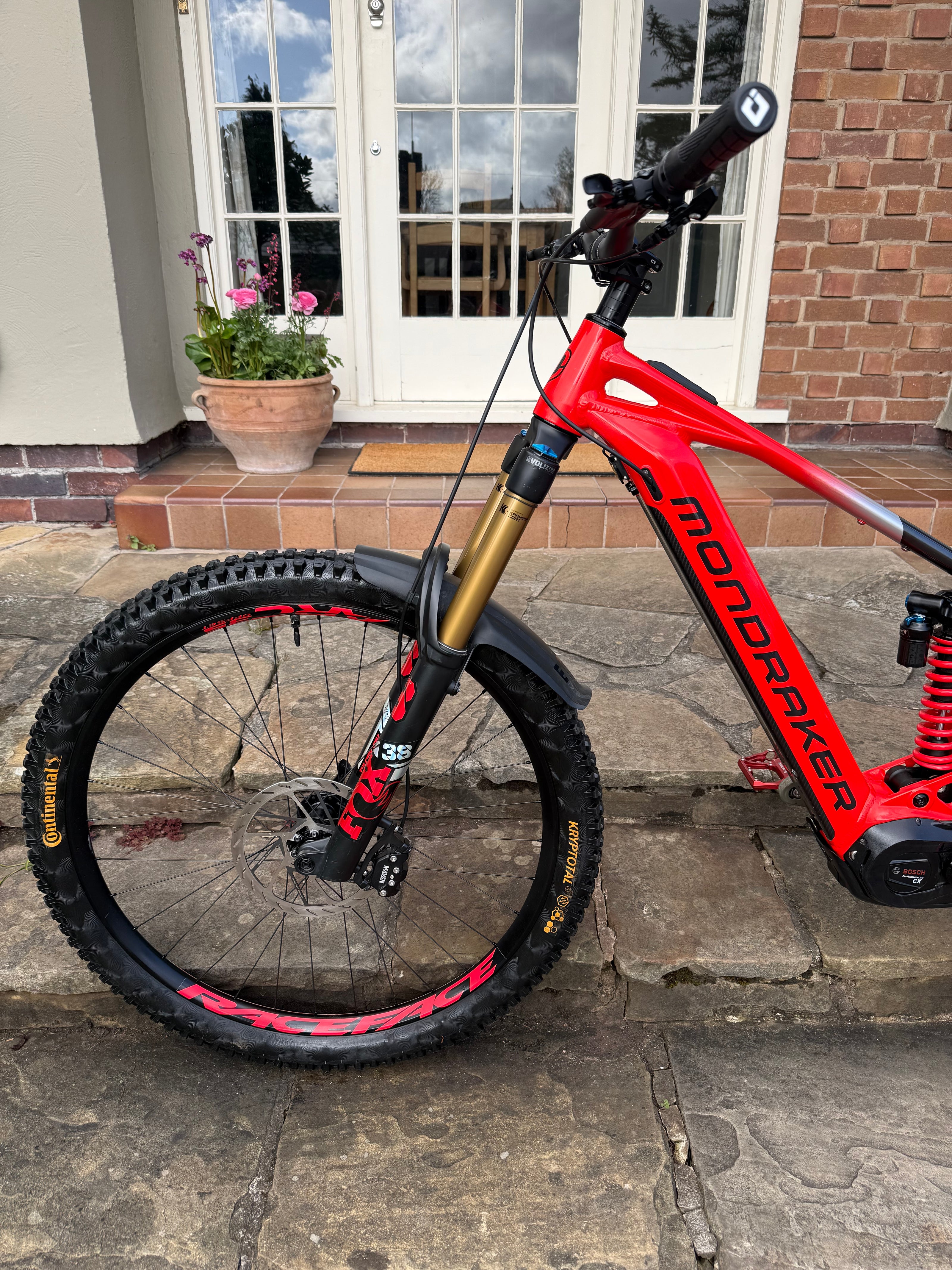 Mondraker Level RR 750wh 2024 AXS Medium 180 Miles