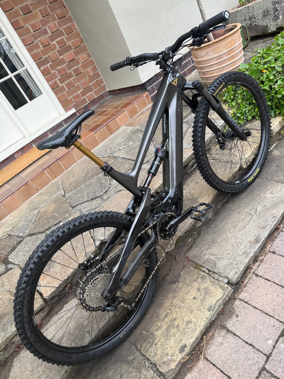 YT Decoy Elite Medium Electric mountain bike 400 miles