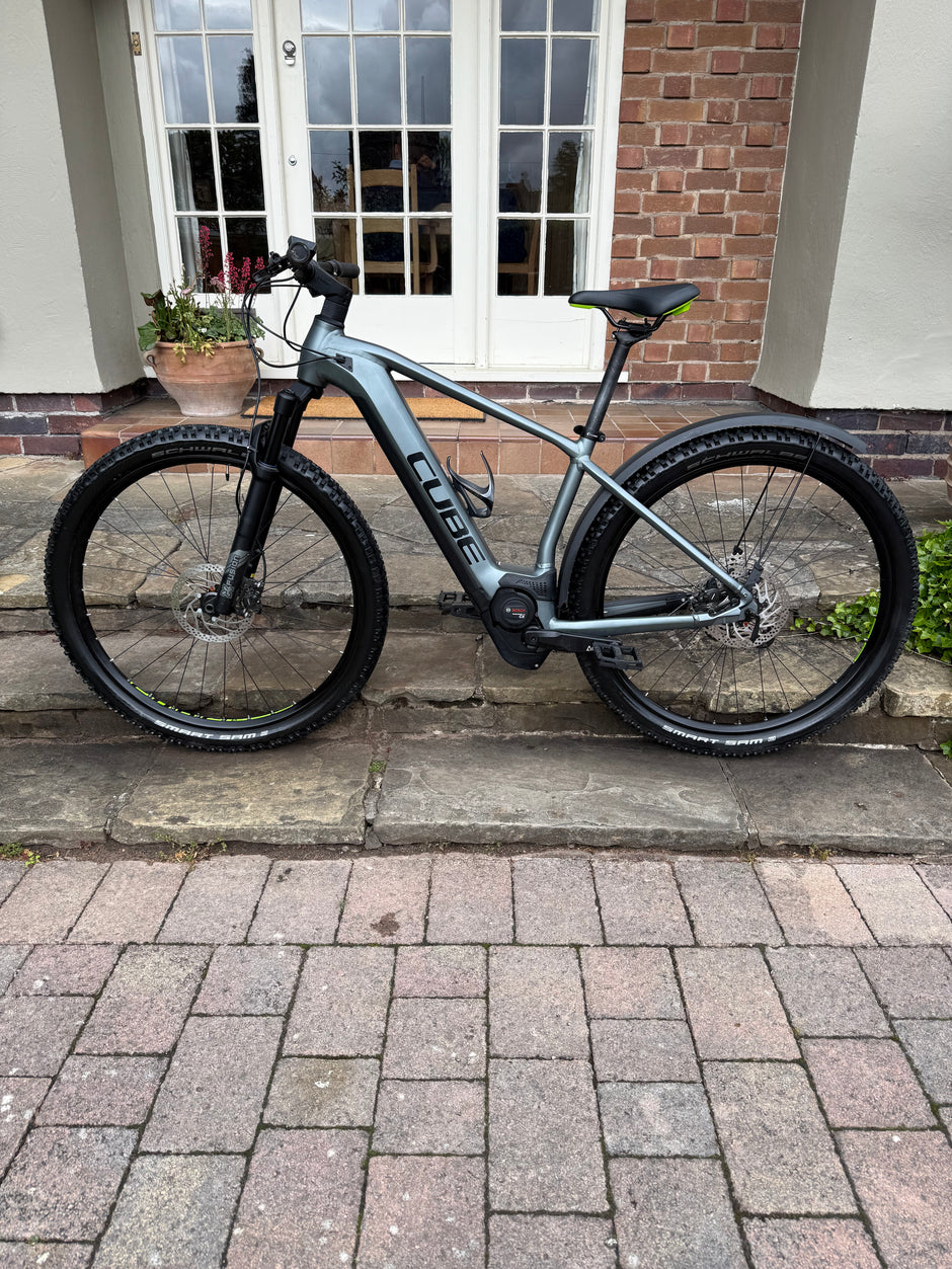 2022 Cube Reaction Pro 625WH Large Electric mountain bike 290 miles