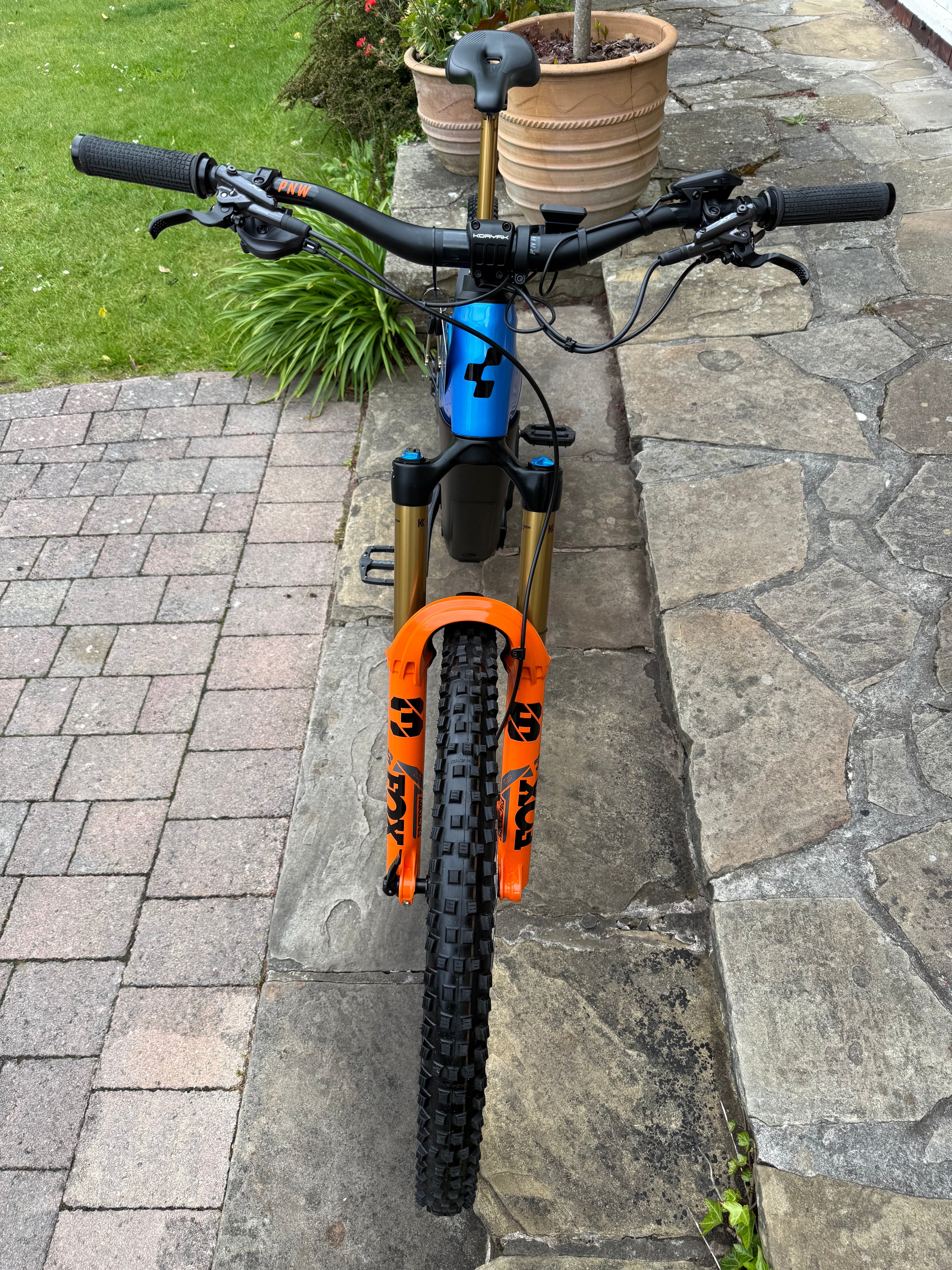 Cube Stereo 160 Action Team 2023 Large 470 miles