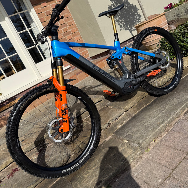 Cube Stereo Hybrid 160 HPC Action Team 750 2023 Medium 500 Miles